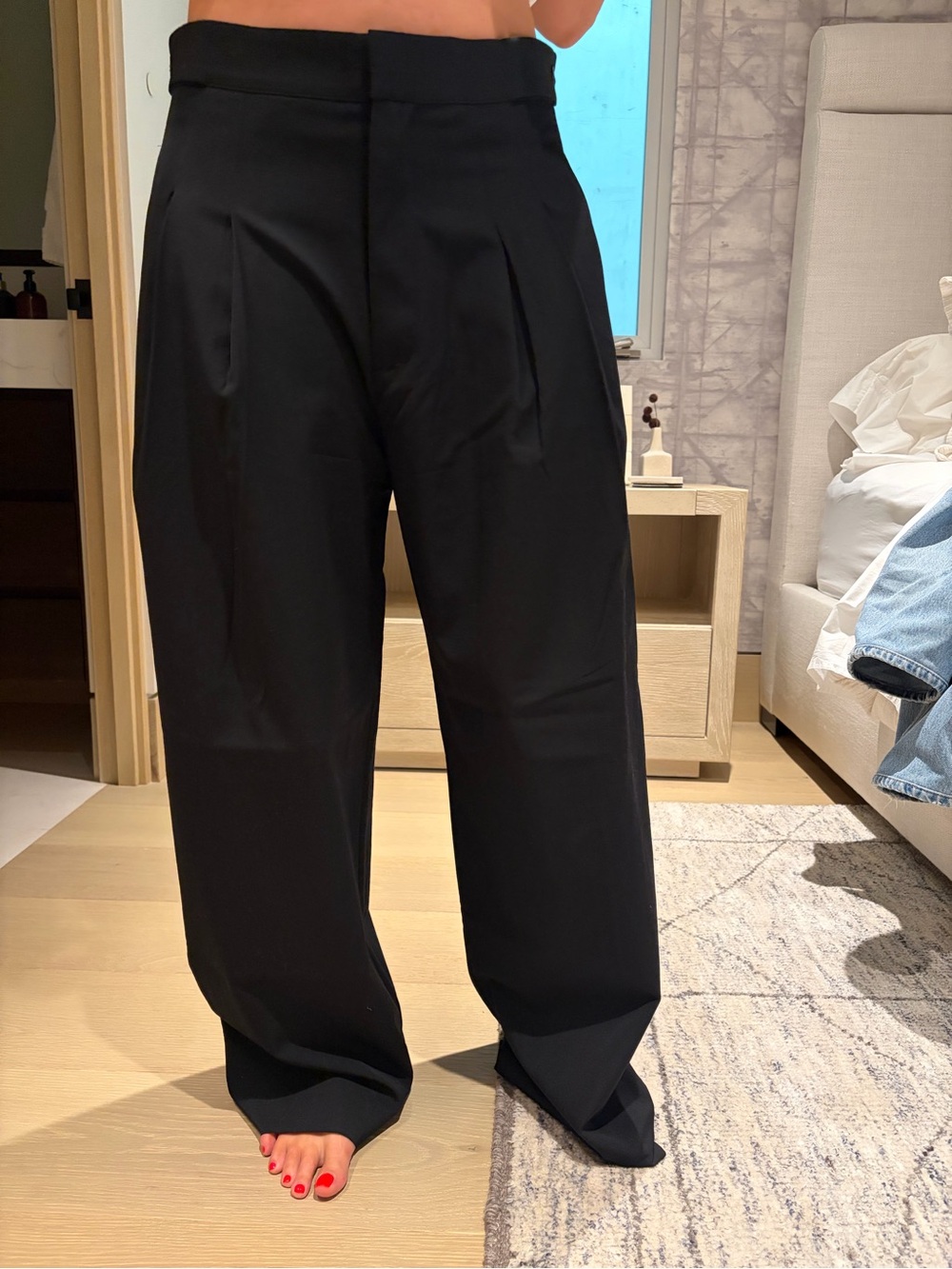 Women’s Black Pleated Relaxed-Fit Pants